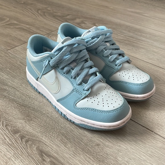 Note : ( Bottom needs light cleaning ) - Picture 4 of 4